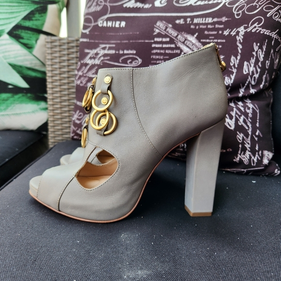 Cutout Booties with metallic accents - Kat Maconie - sz 9B - Picture 2 of 4